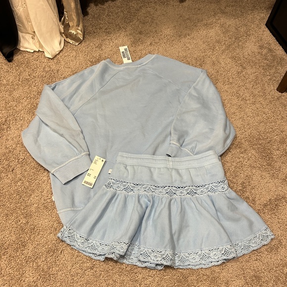 Out From Under Urban Outfitters Jayden Set - Picture 4 of 5